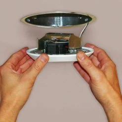 SLD 4 in. White Integrated LED Recessed Retrofit Ceiling Mount Trim with 90 CRI, 3000K Soft White by Halo -Halo Shop halo recessed lighting trims sld405930whr 1f 1000